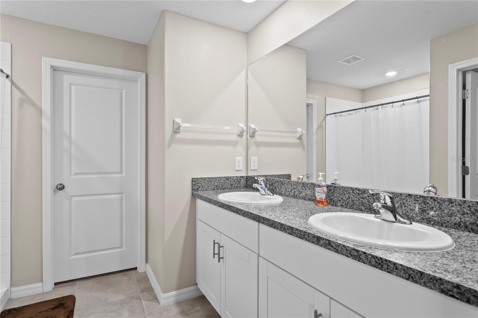 7109 PARADISE ISLAND CT, SUN CITY CENTER, FL — photo 28