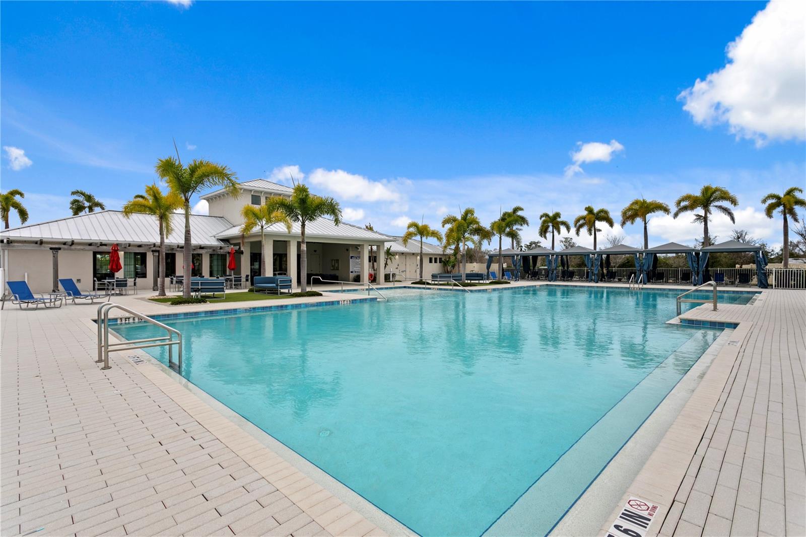 7109 PARADISE ISLAND CT, SUN CITY CENTER, FL — photo 43