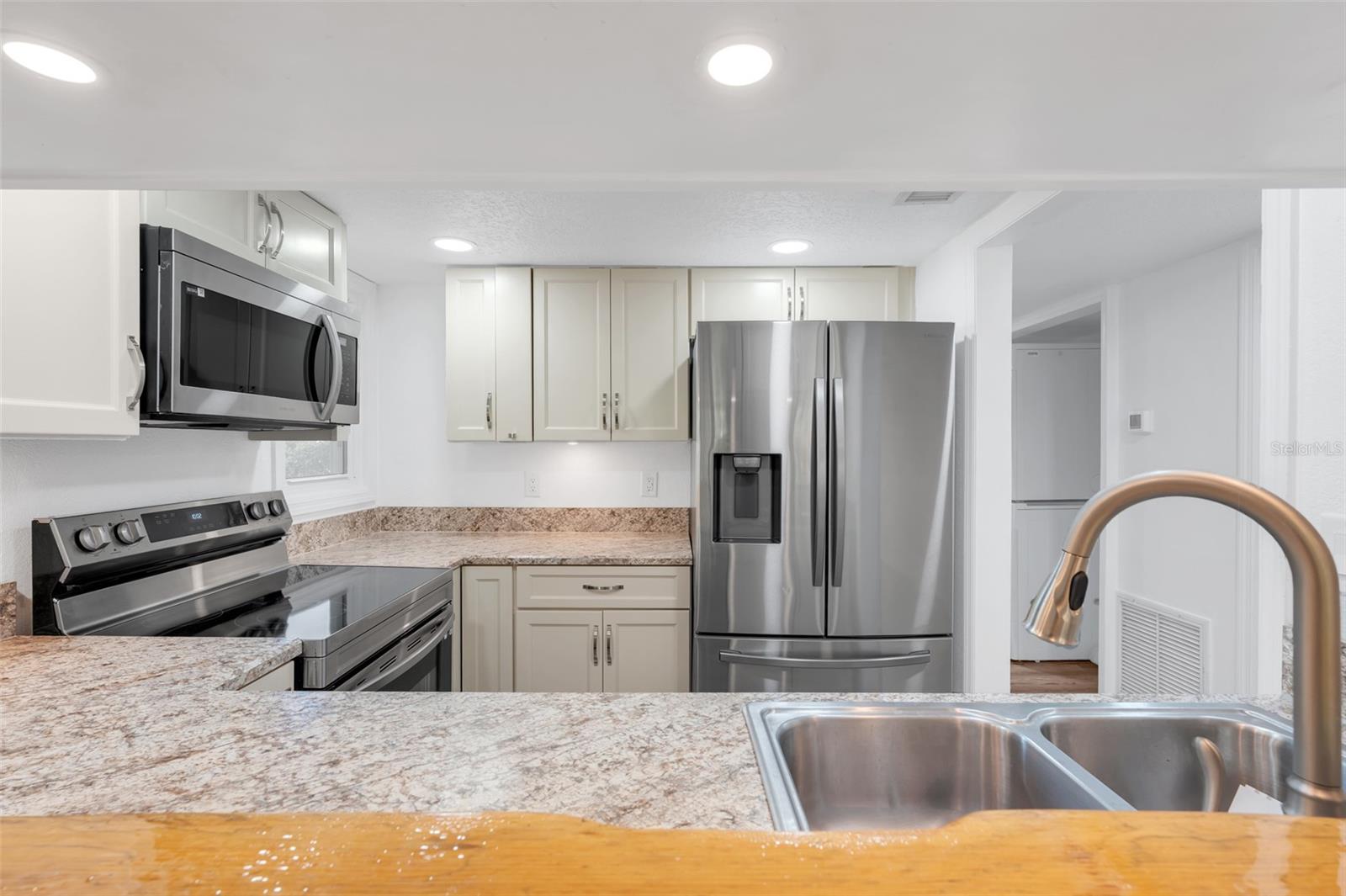 1051 S HIGHLAND ST #4B, MOUNT DORA, FL — photo 14
