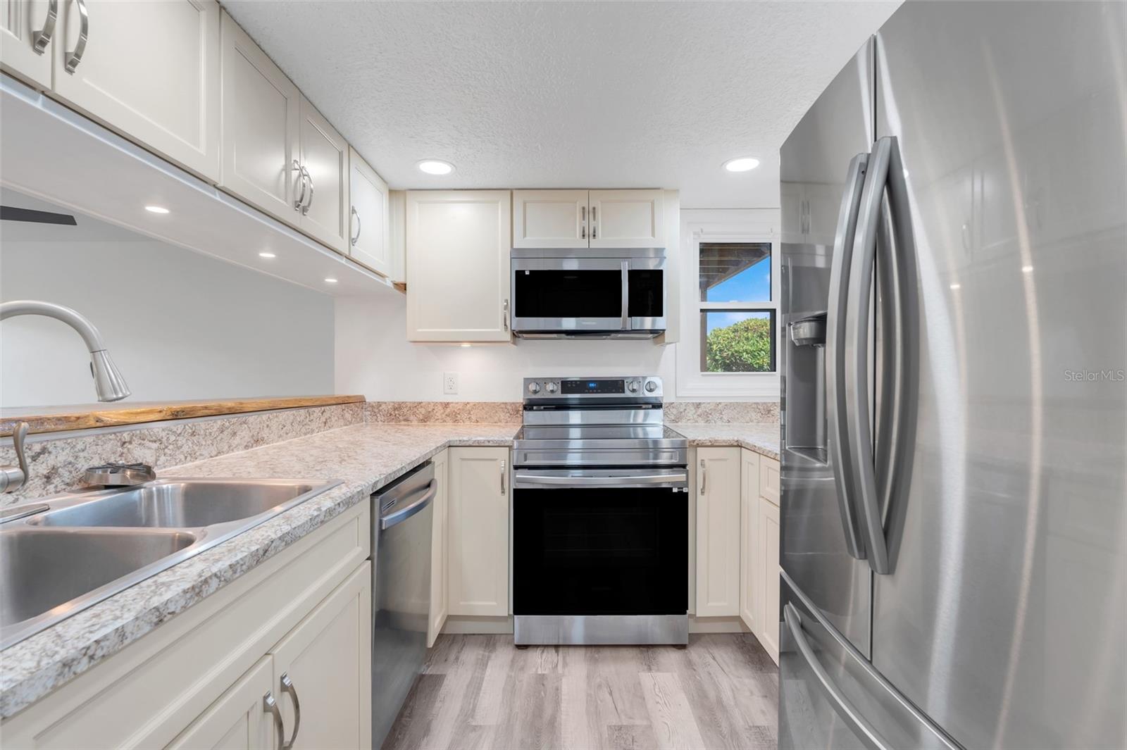1051 S HIGHLAND ST #4B, MOUNT DORA, FL — photo 15