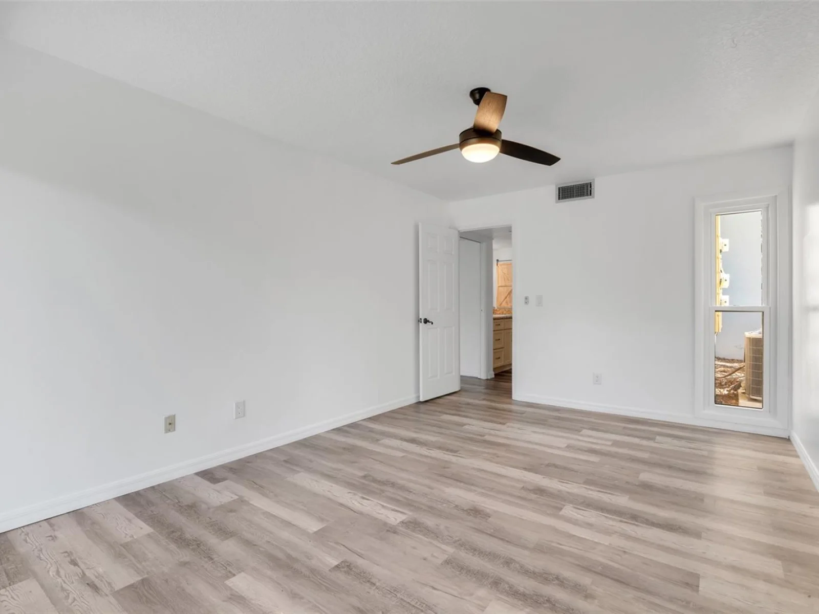 1051 S HIGHLAND ST #4B, MOUNT DORA, FL — photo 24