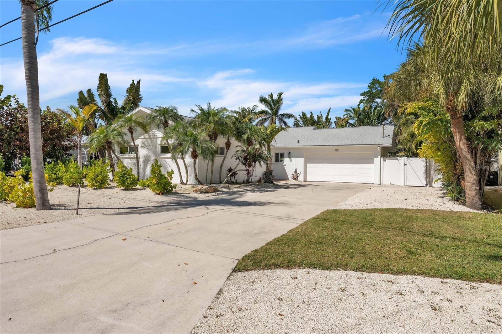 155 CRESCENT DR, ANNA MARIA, FL — photo 2