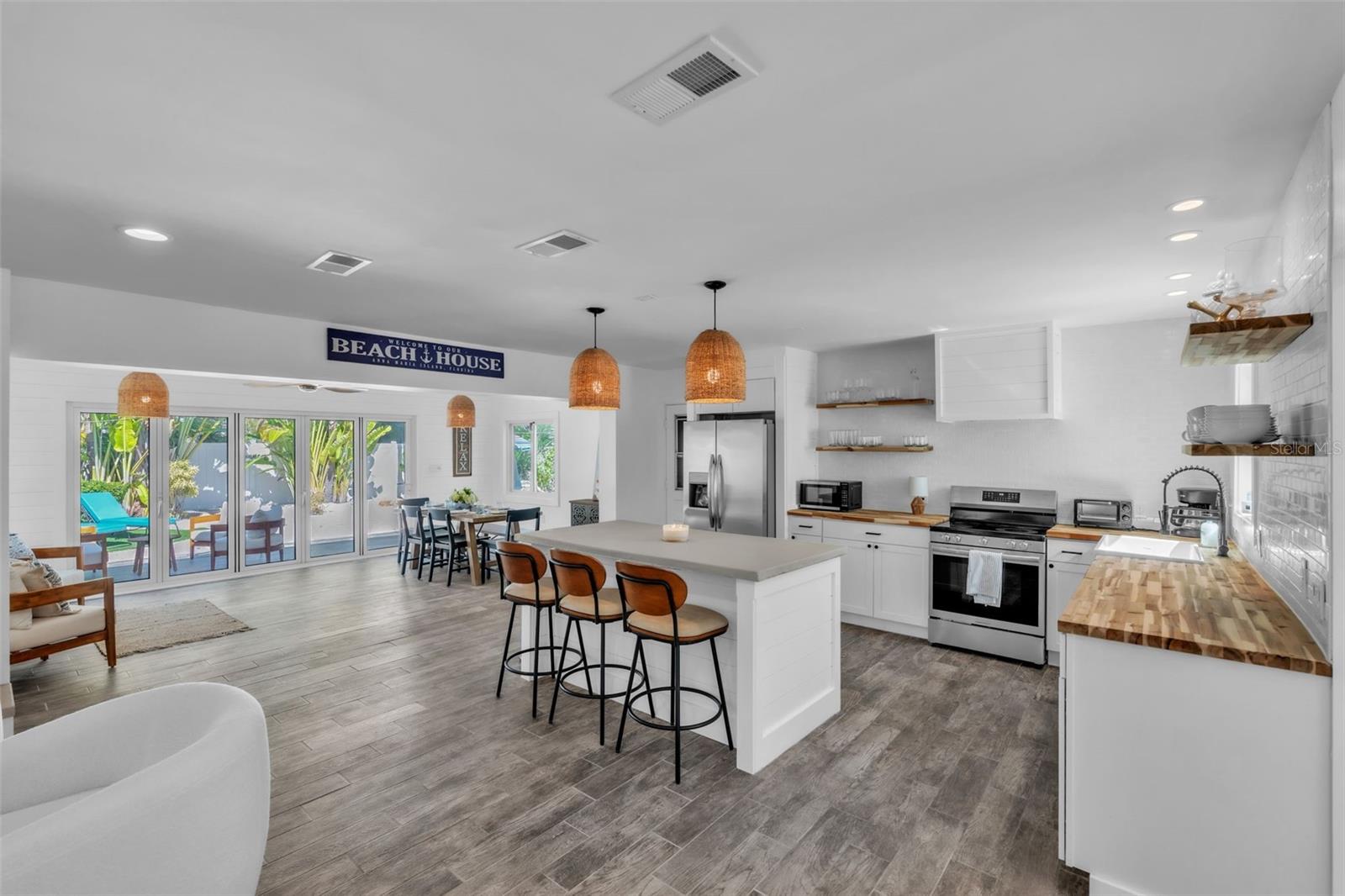 155 CRESCENT DR, ANNA MARIA, FL — photo 19