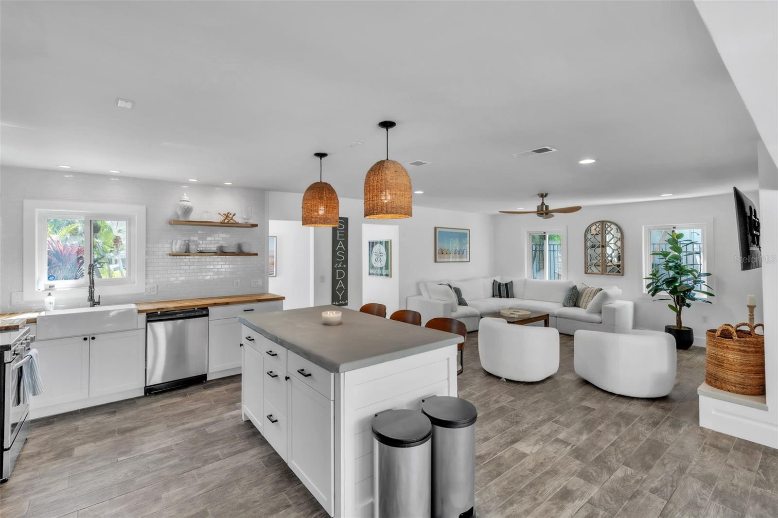 155 CRESCENT DR, ANNA MARIA, FL — photo 23