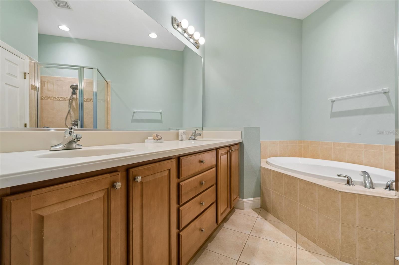 8235 MIRAMAR WAY, LAKEWOOD RANCH, FL — photo 28
