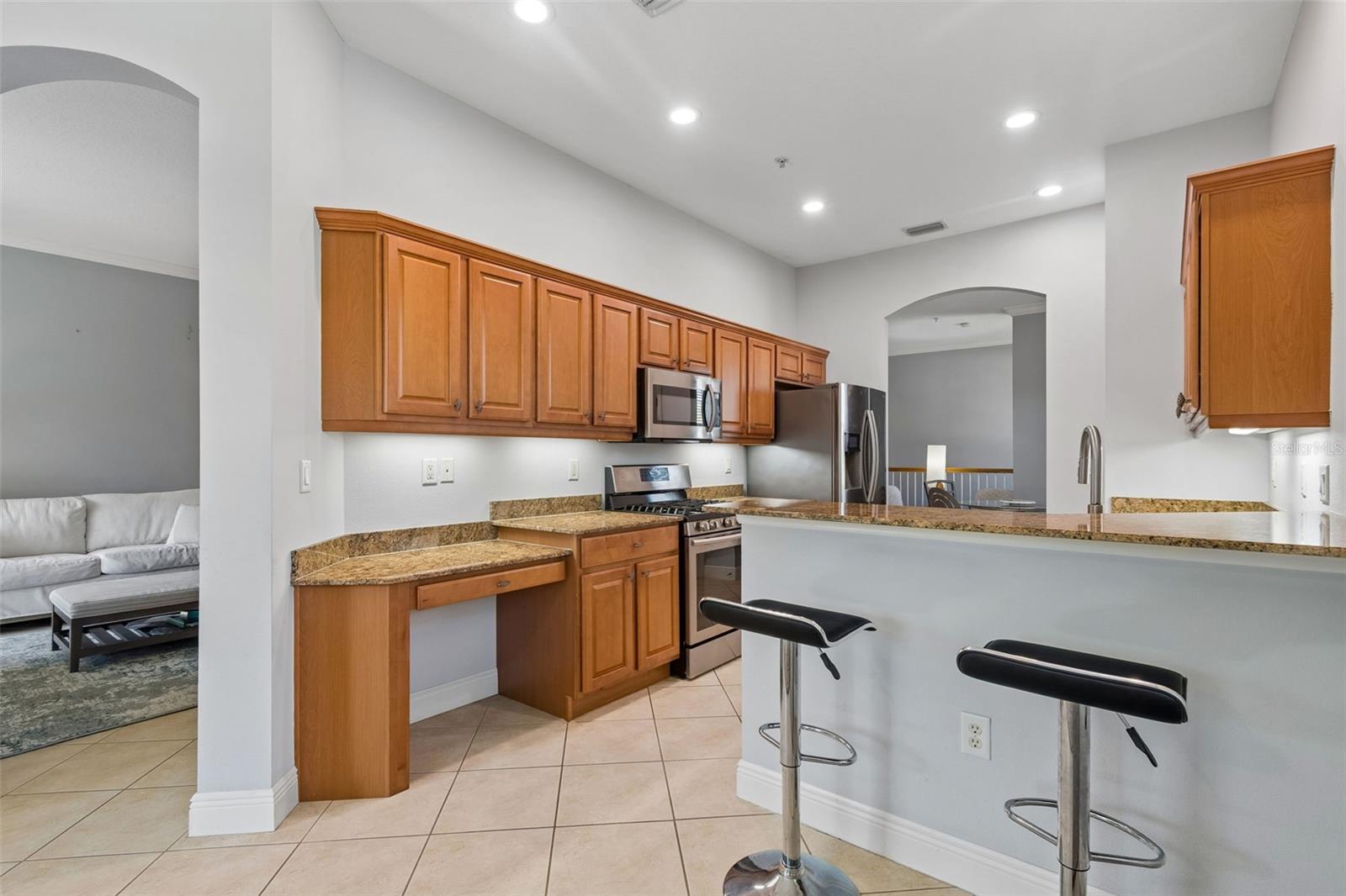 8235 MIRAMAR WAY, LAKEWOOD RANCH, FL — photo 33
