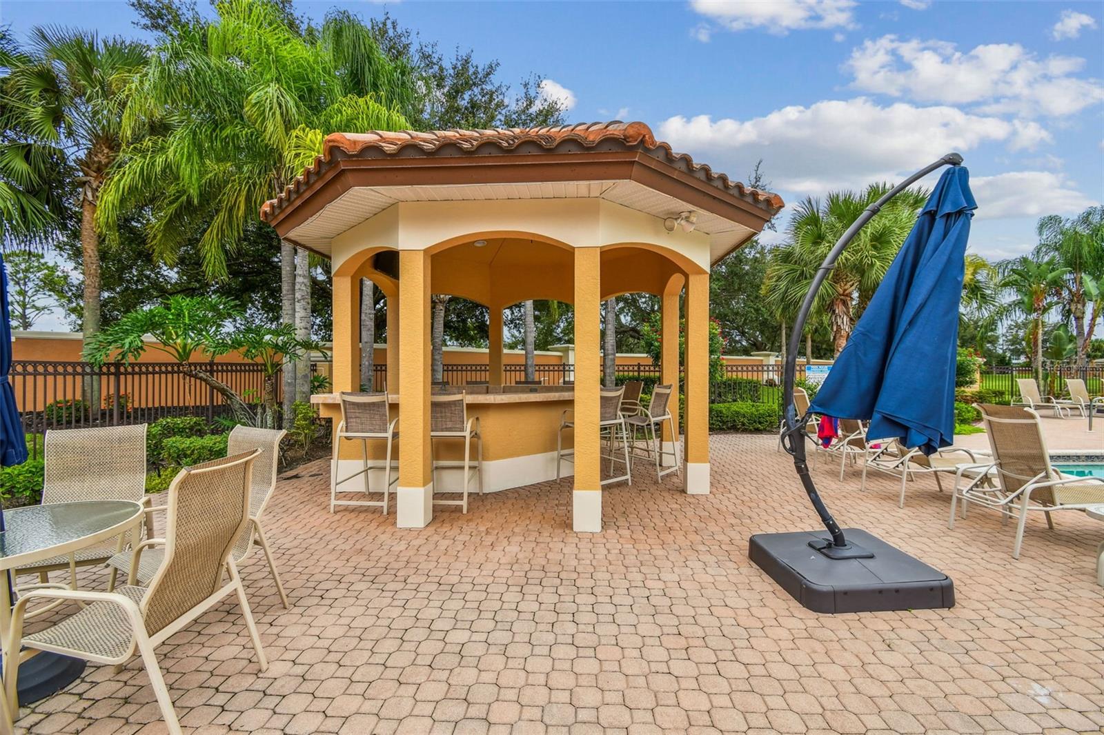 8235 MIRAMAR WAY, LAKEWOOD RANCH, FL — photo 75