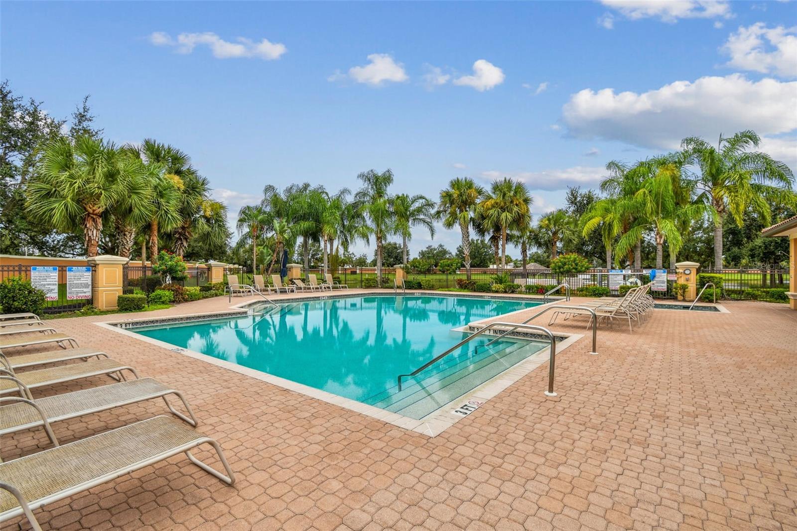 8235 MIRAMAR WAY, LAKEWOOD RANCH, FL — photo 77
