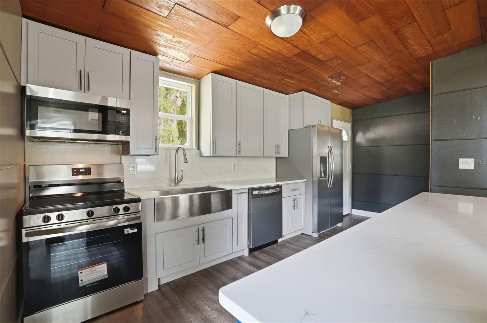 320 S OTIS AVE, LECANTO, FL — photo 2