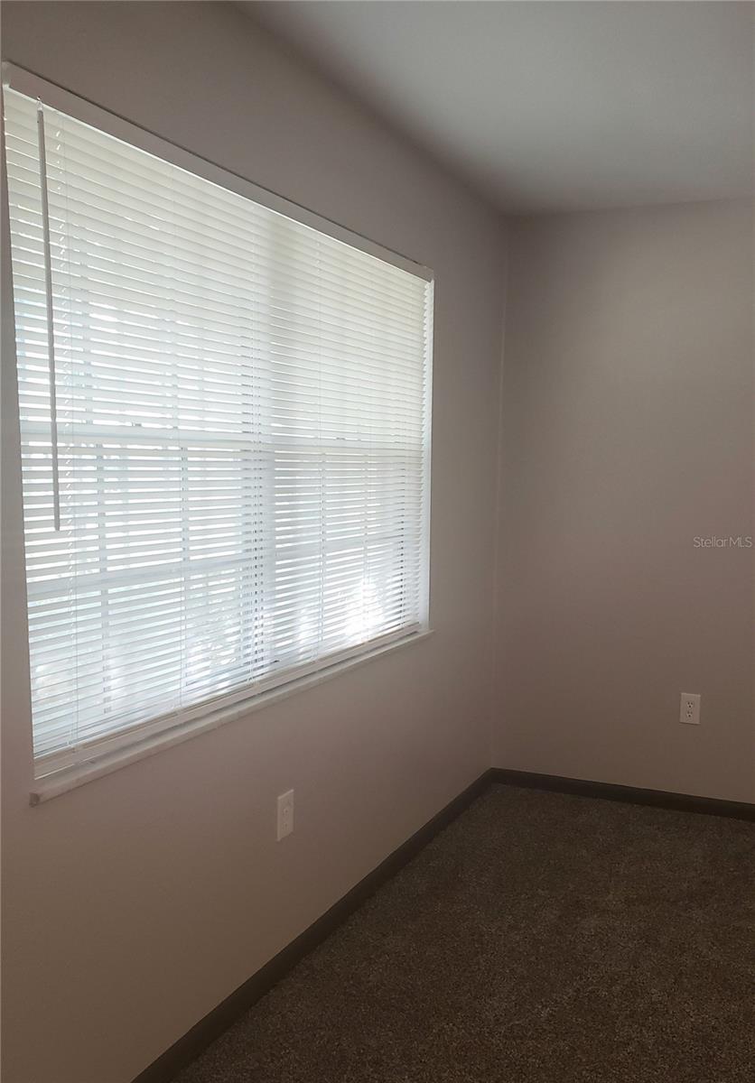 5652 18TH ST, ZEPHYRHILLS, FL — photo 3