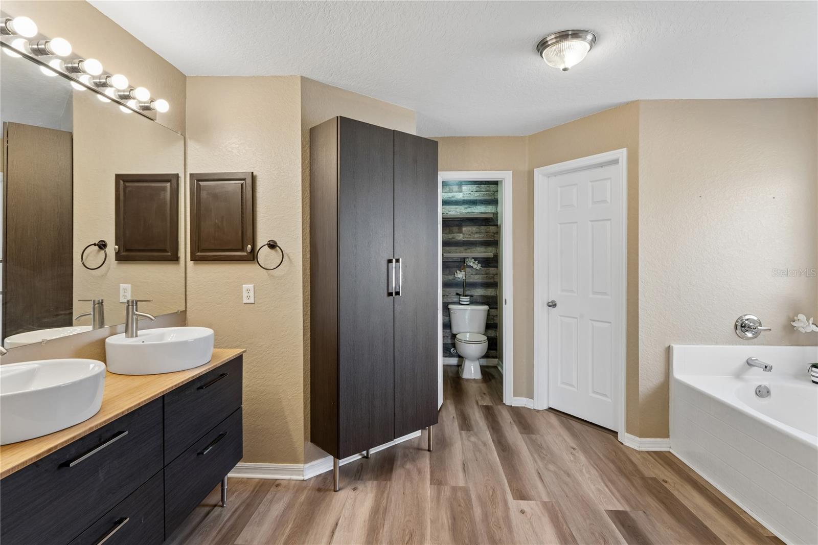 10318 GIFFORD DR, SPRING HILL, FL — photo 4