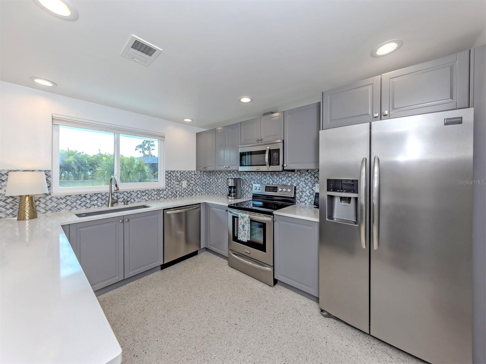 107 SORRENTO DR, OSPREY, FL — photo 10
