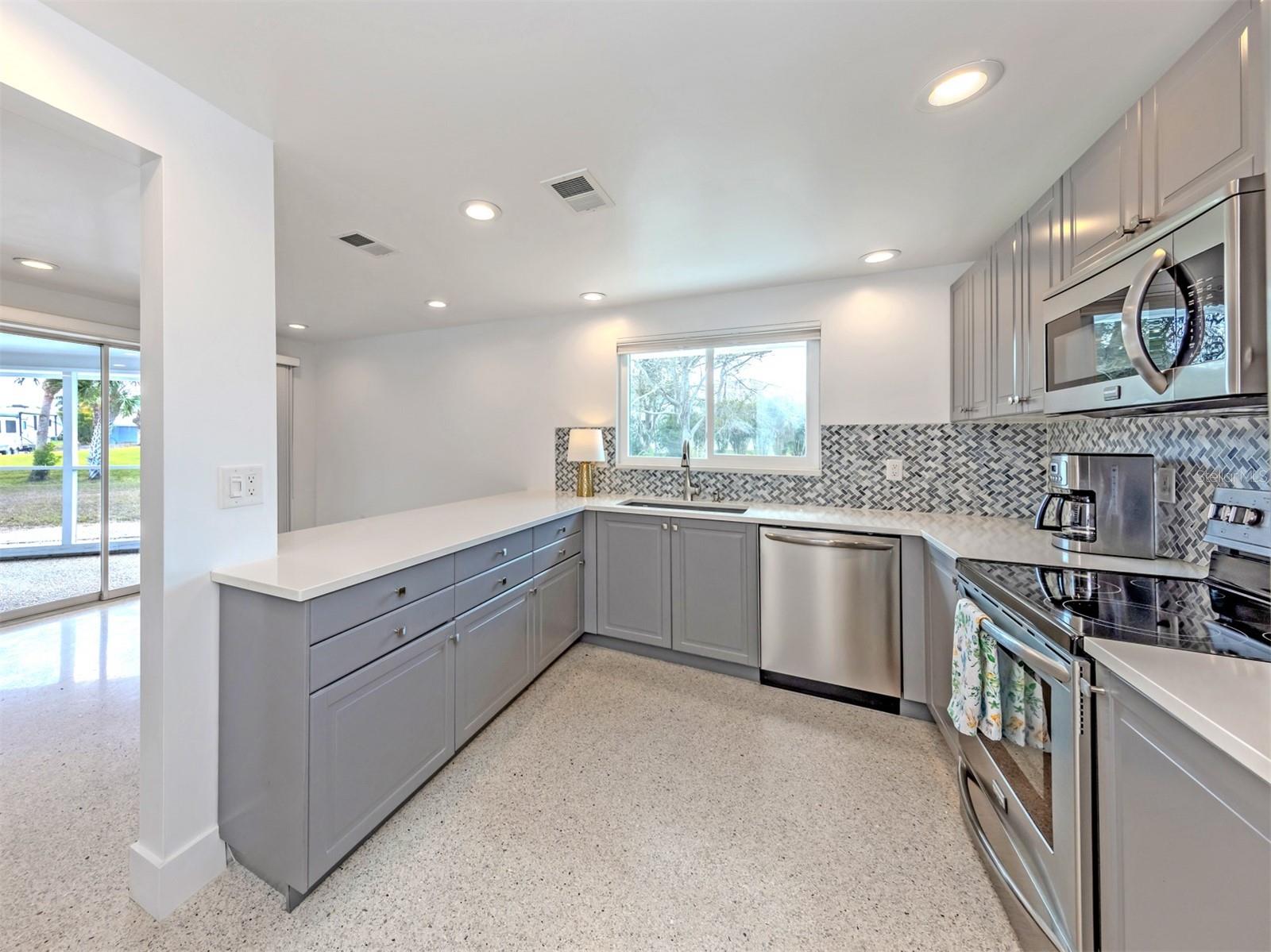 107 SORRENTO DR, OSPREY, FL — photo 11