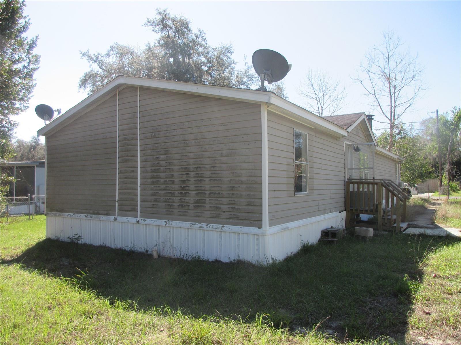 18601 SE 24TH LN, OCKLAWAHA, FL — photo 2