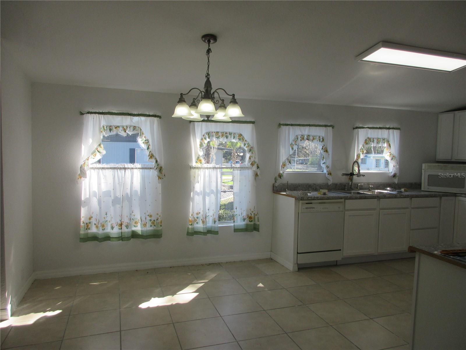 18601 SE 24TH LN, OCKLAWAHA, FL — photo 12