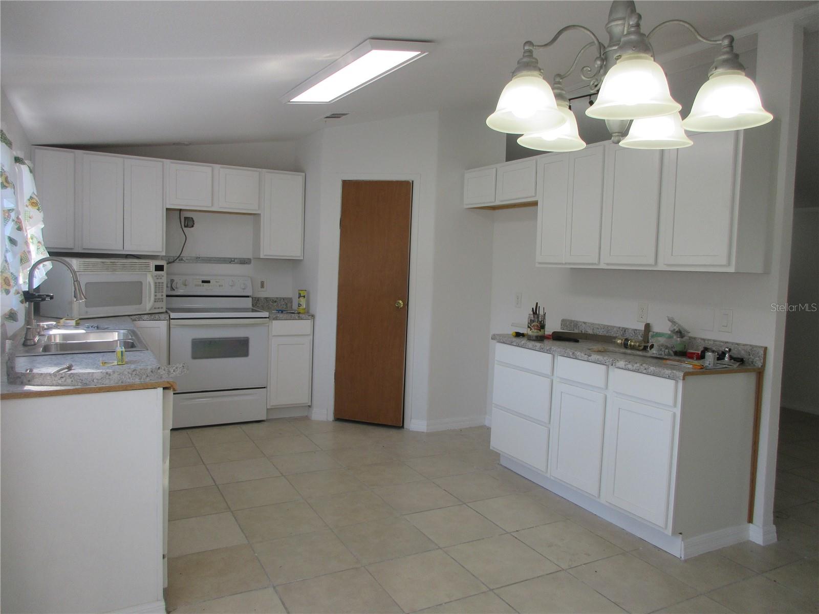 18601 SE 24TH LN, OCKLAWAHA, FL — photo 13
