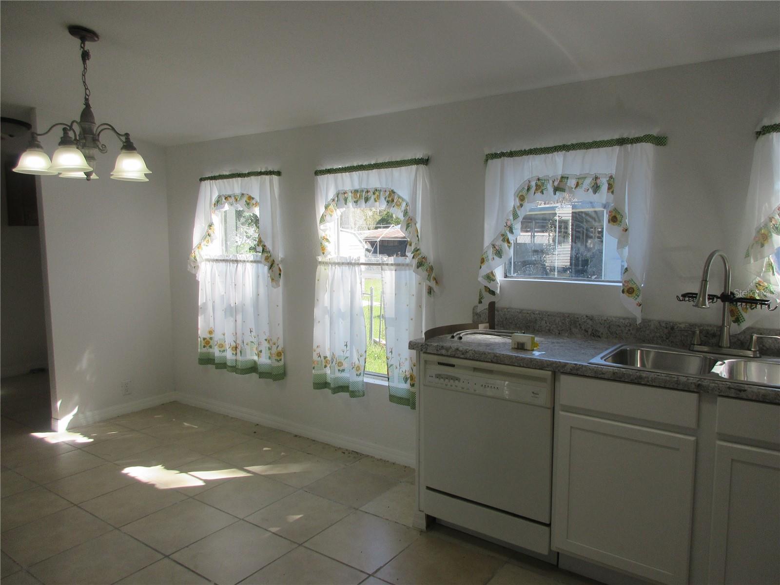 18601 SE 24TH LN, OCKLAWAHA, FL — photo 16