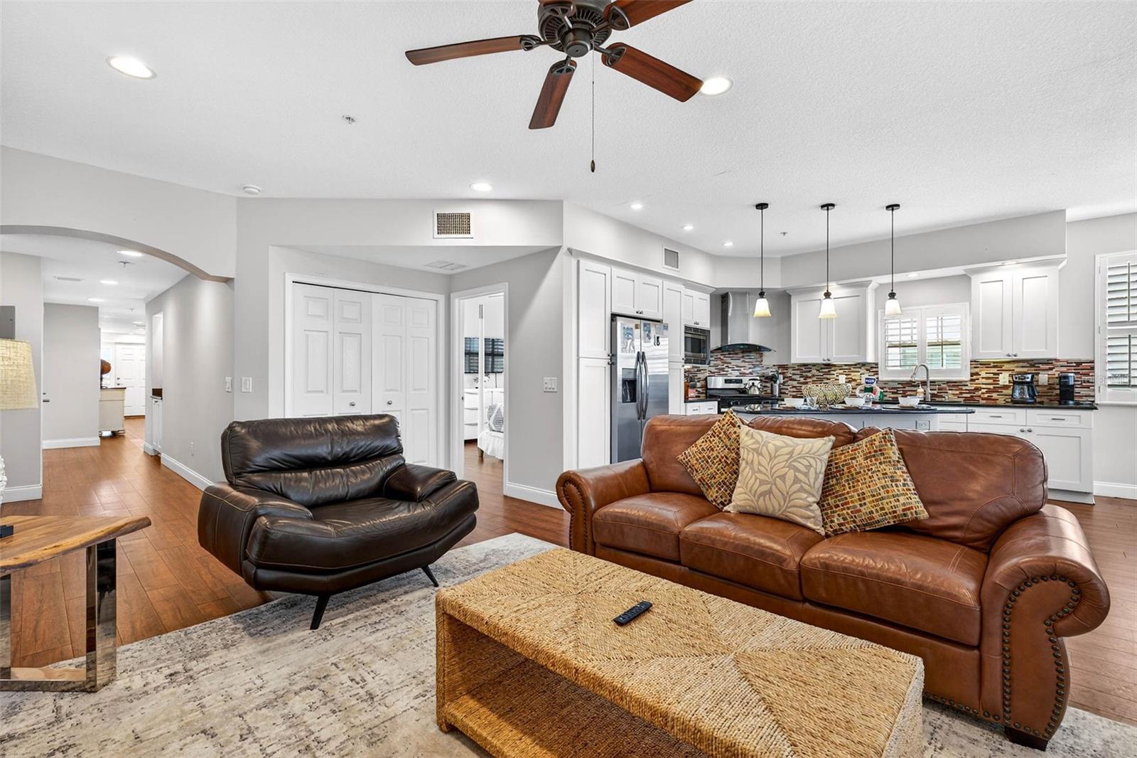 255 104TH AVE, TREASURE ISLAND, FL — photo 32