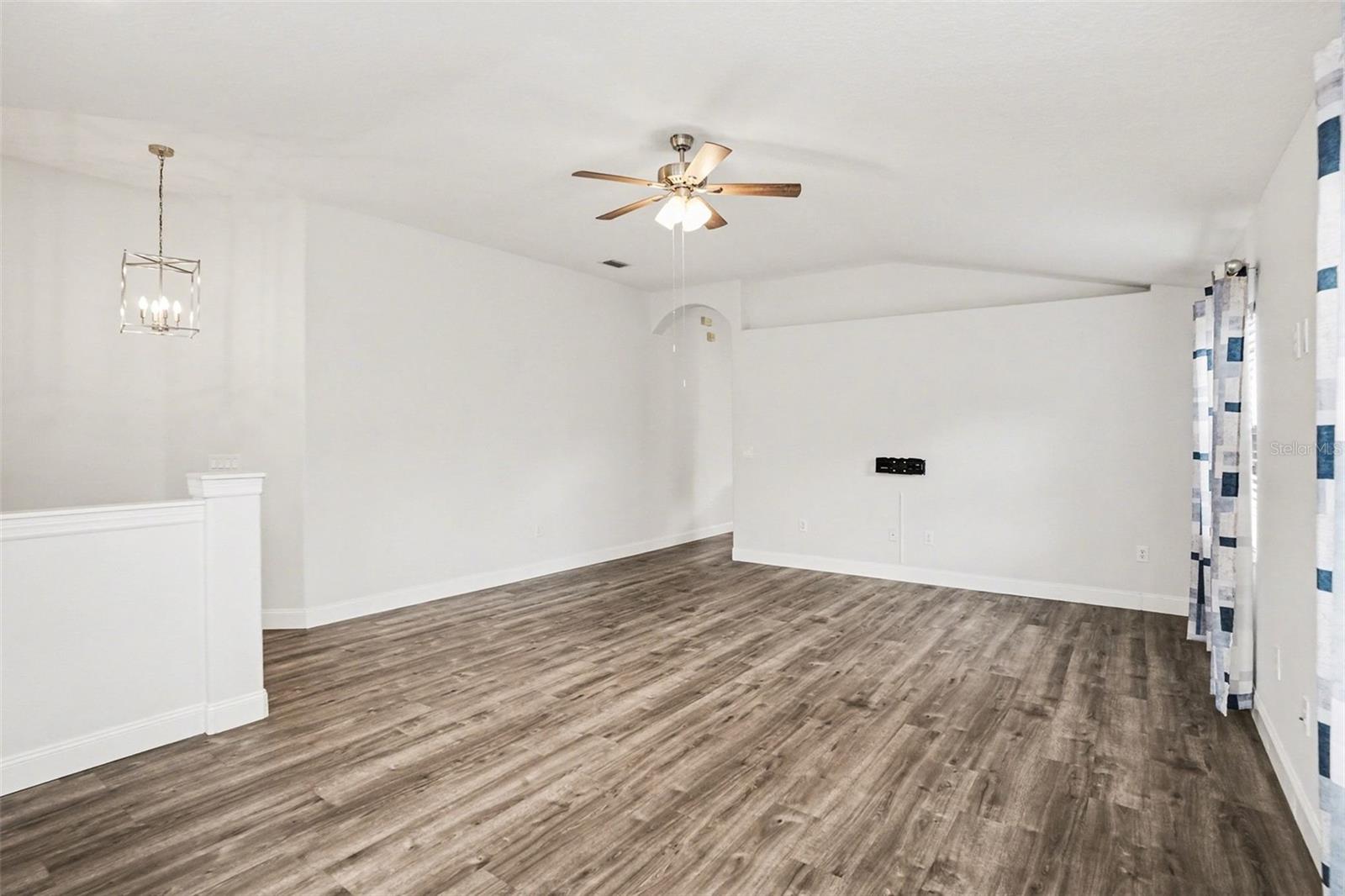 9524 ROLLING CIR, SAN ANTONIO, FL — photo 5