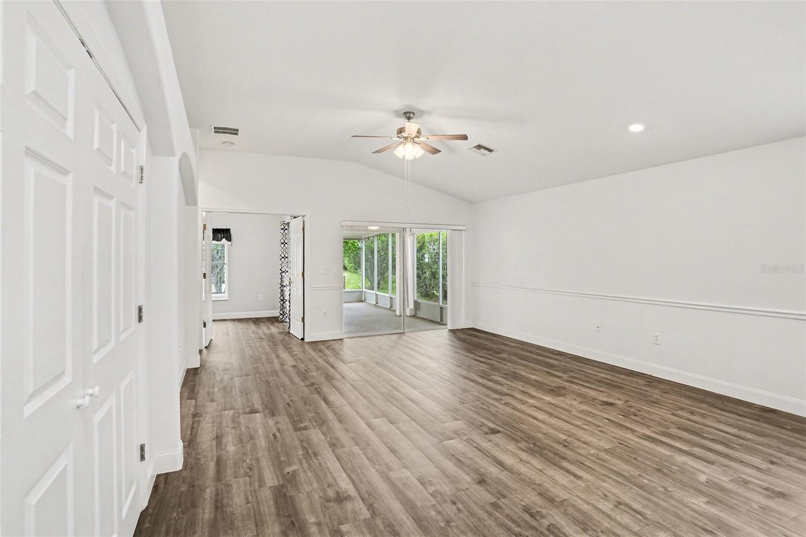 9524 ROLLING CIR, SAN ANTONIO, FL — photo 7