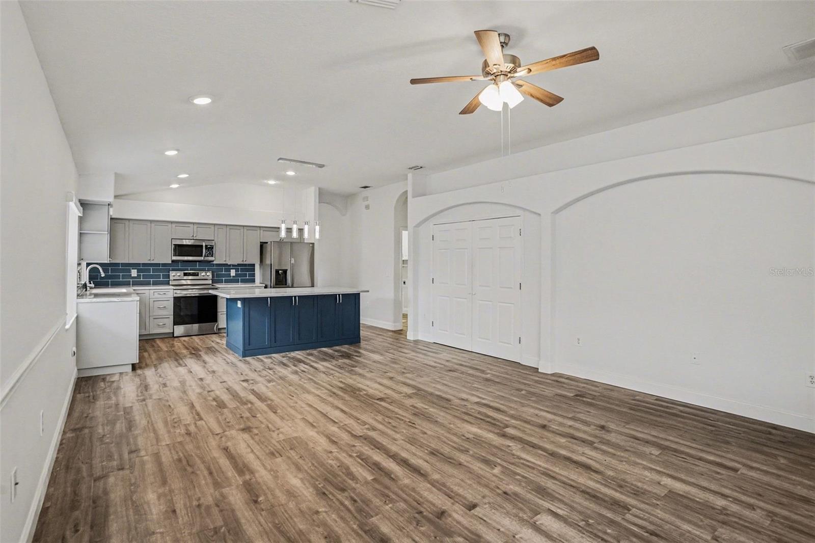 9524 ROLLING CIR, SAN ANTONIO, FL — photo 8