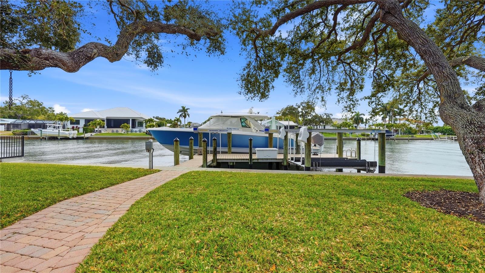 7637 COVE TER, SARASOTA, FL — photo 4
