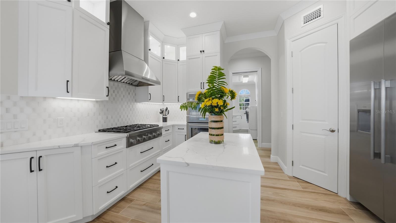 7637 COVE TER, SARASOTA, FL — photo 11