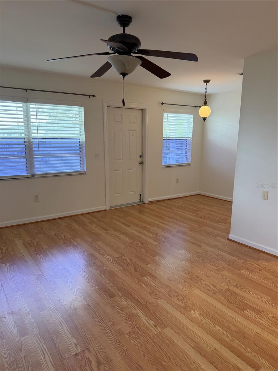 5850 18TH ST N #16, ST PETERSBURG, FL — photo 3
