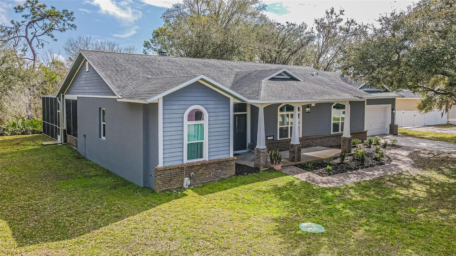12211 COUNT PL, THONOTOSASSA, FL — photo 2