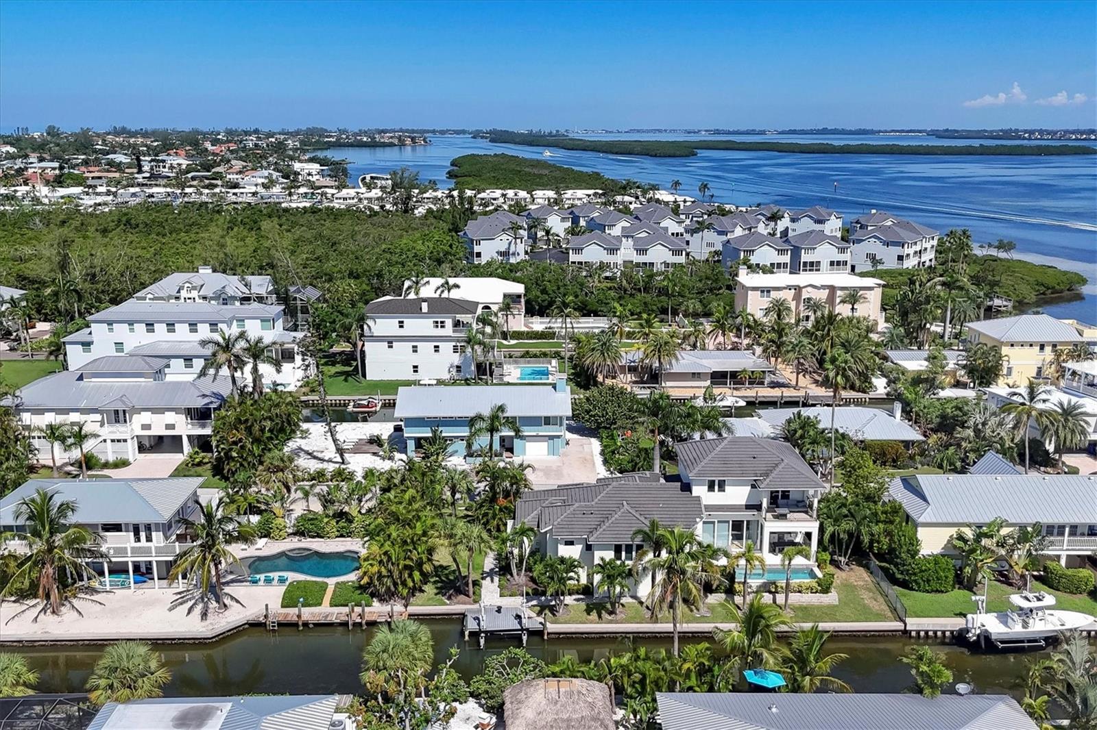 825 TARAWITT DR, LONGBOAT KEY, FL — photo 5