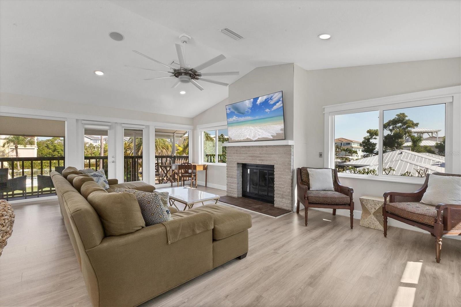 825 TARAWITT DR, LONGBOAT KEY, FL — photo 10