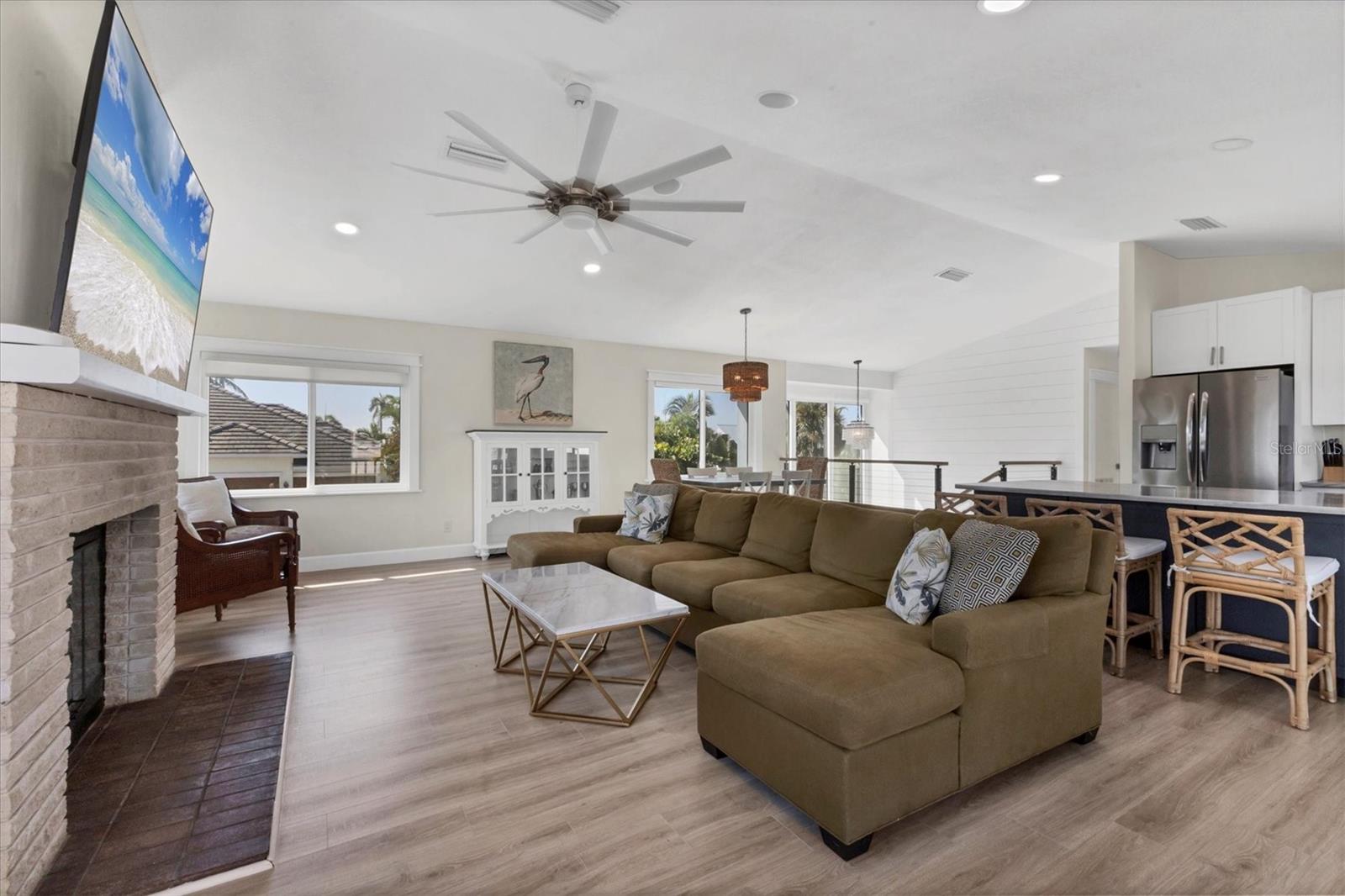 825 TARAWITT DR, LONGBOAT KEY, FL — photo 13