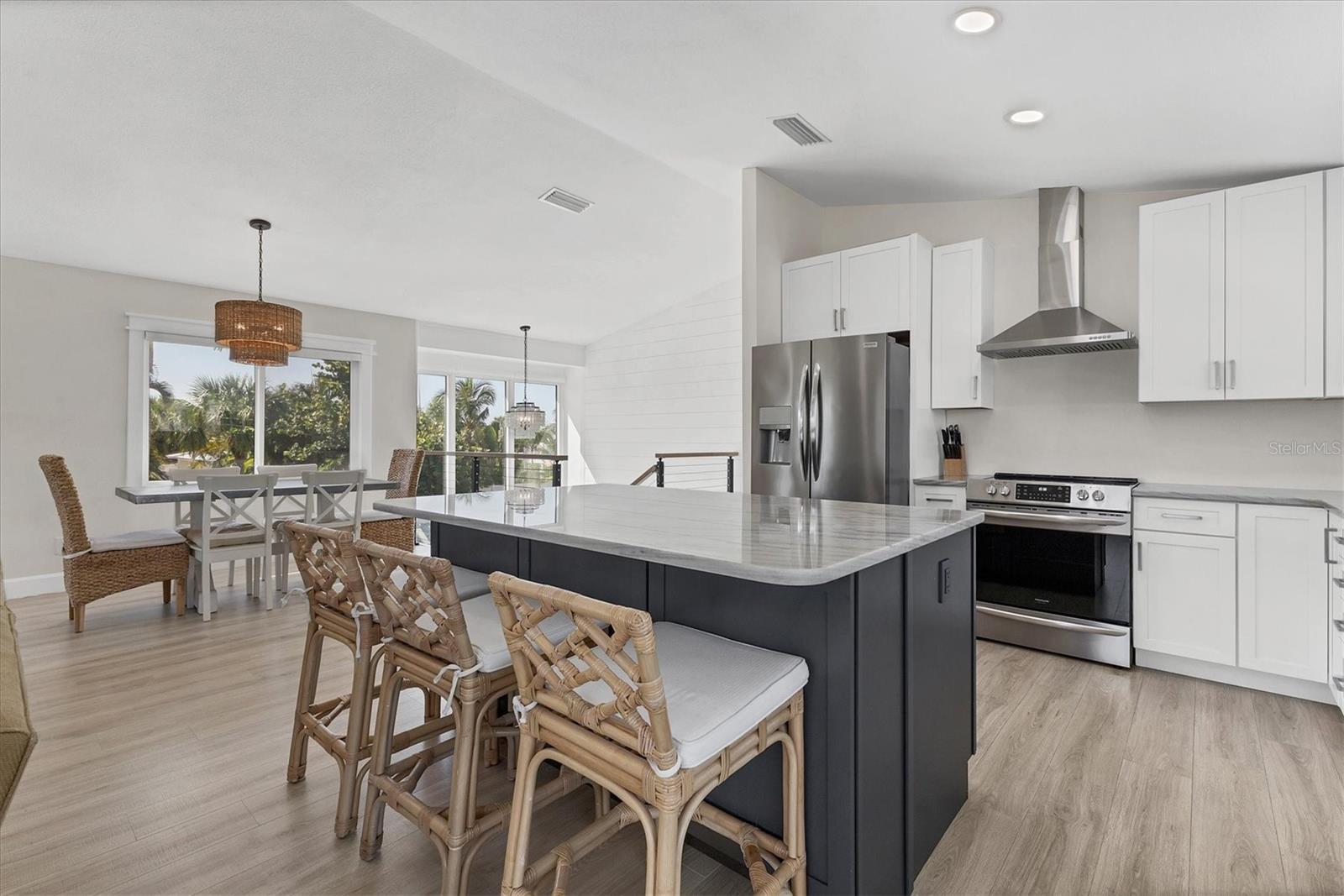 825 TARAWITT DR, LONGBOAT KEY, FL — photo 15