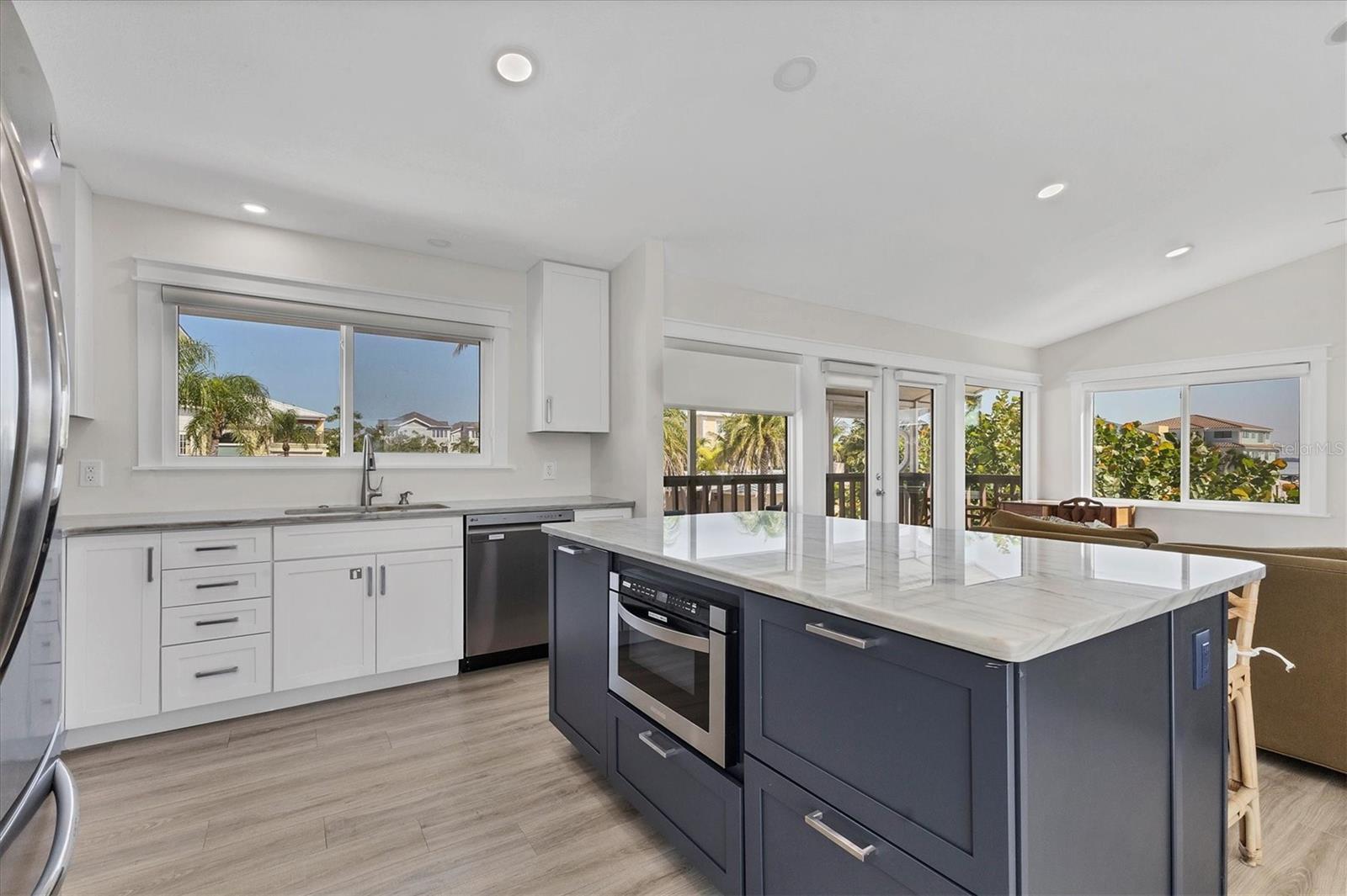 825 TARAWITT DR, LONGBOAT KEY, FL — photo 16