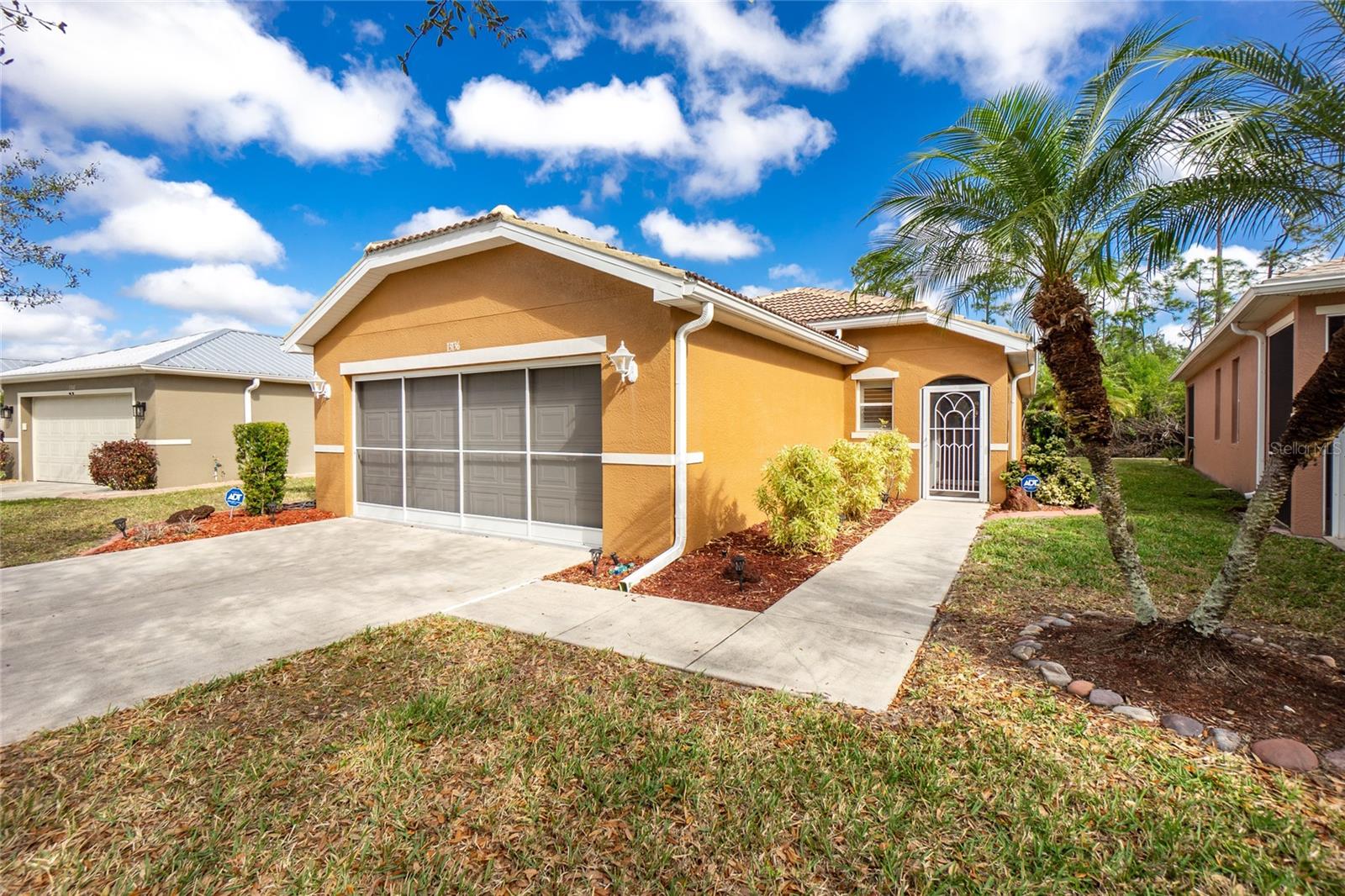 13136 SW PEMBROKE CIR N, LAKE SUZY, FL — photo 2