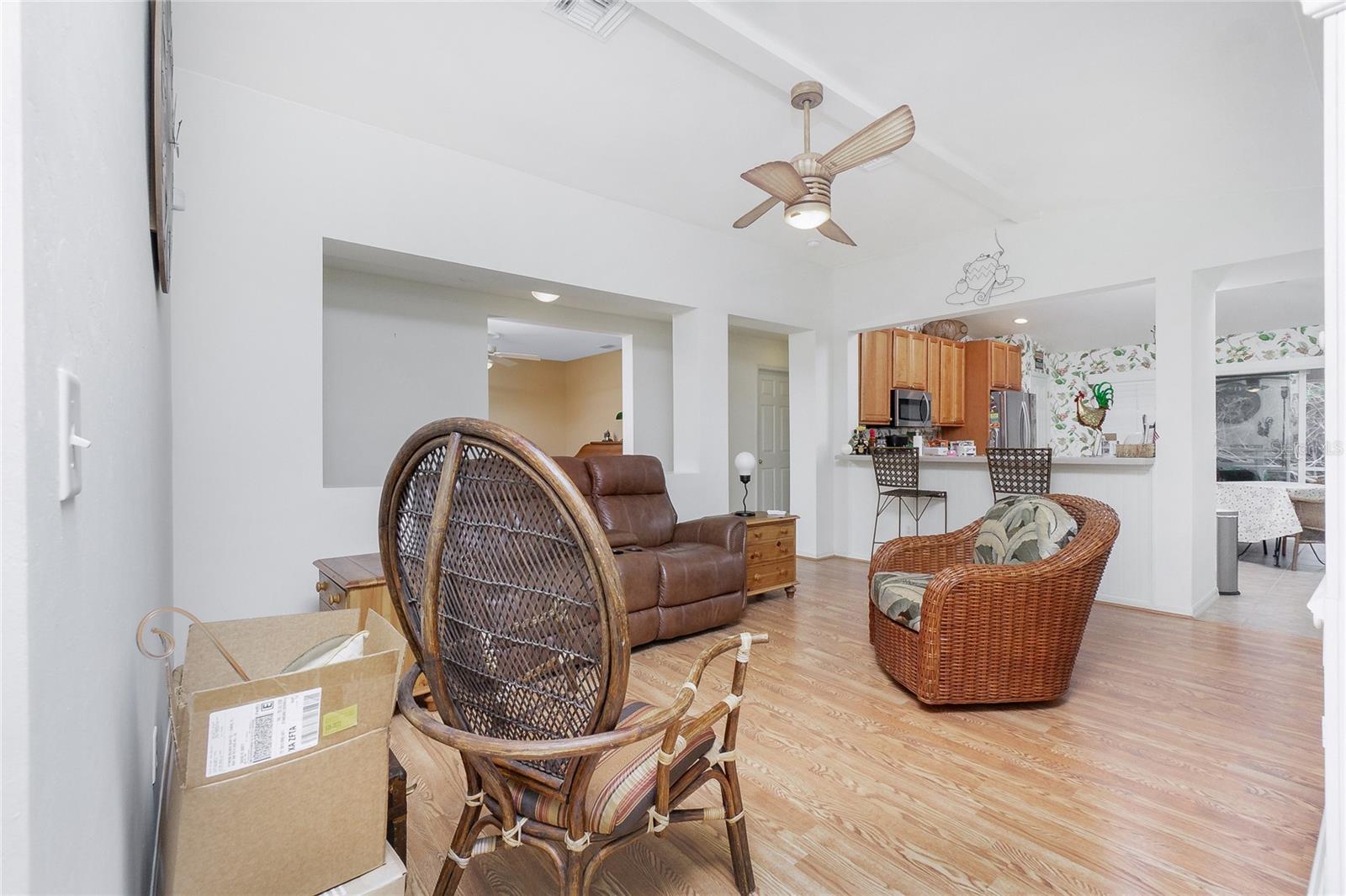 13136 SW PEMBROKE CIR N, LAKE SUZY, FL — photo 6