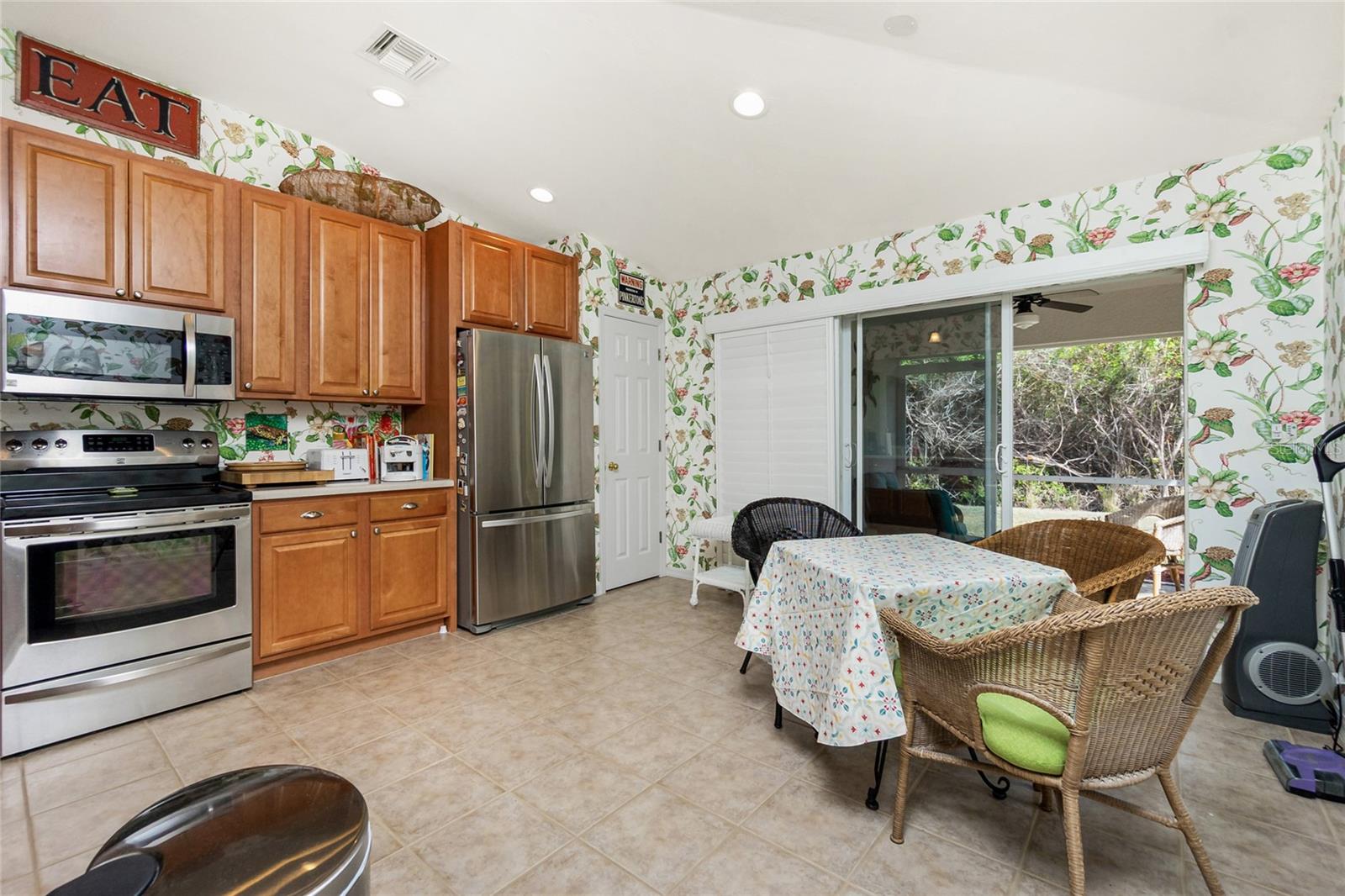 13136 SW PEMBROKE CIR N, LAKE SUZY, FL — photo 11