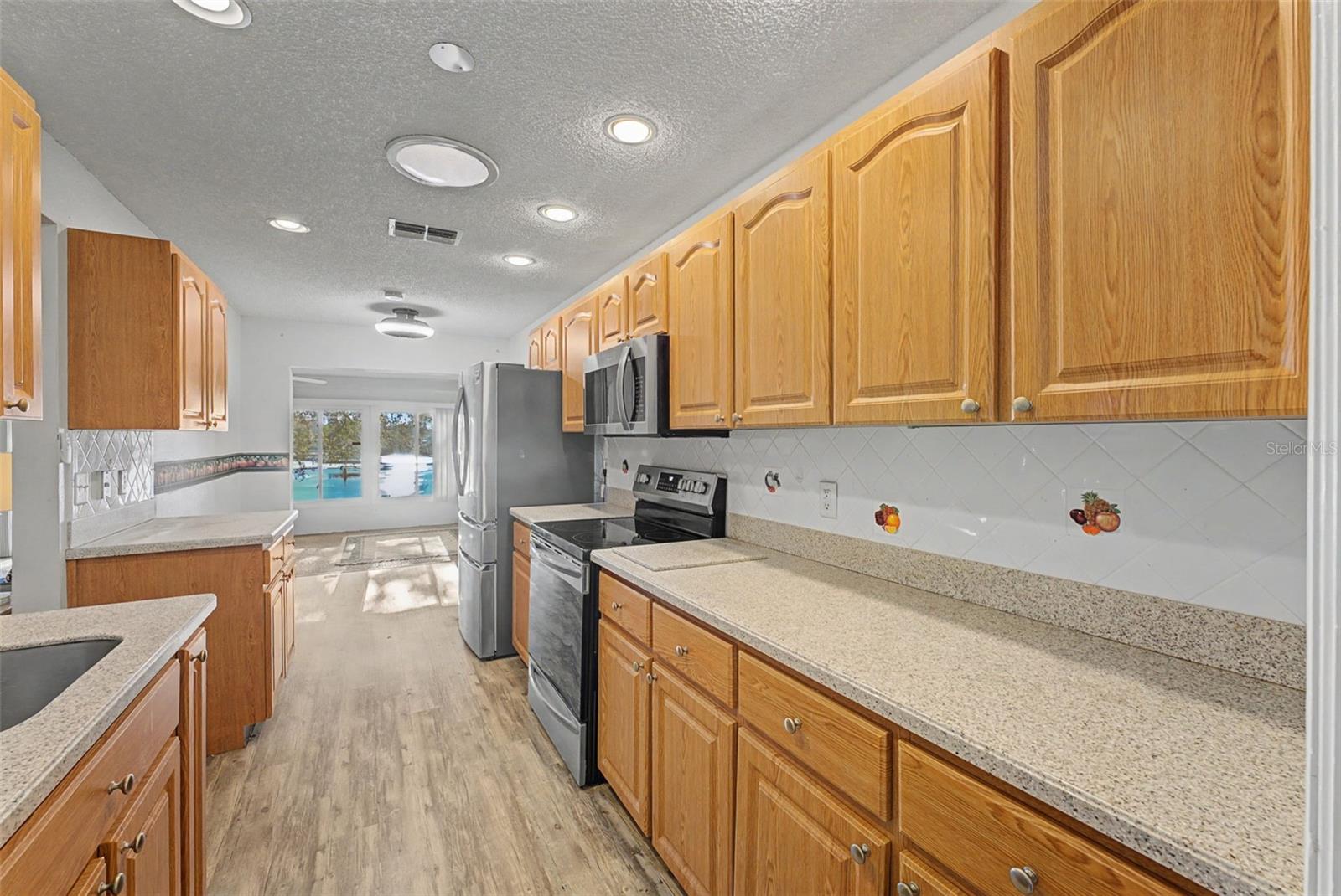 7406 HEATHER WALK DR, WEEKI WACHEE, FL — photo 35