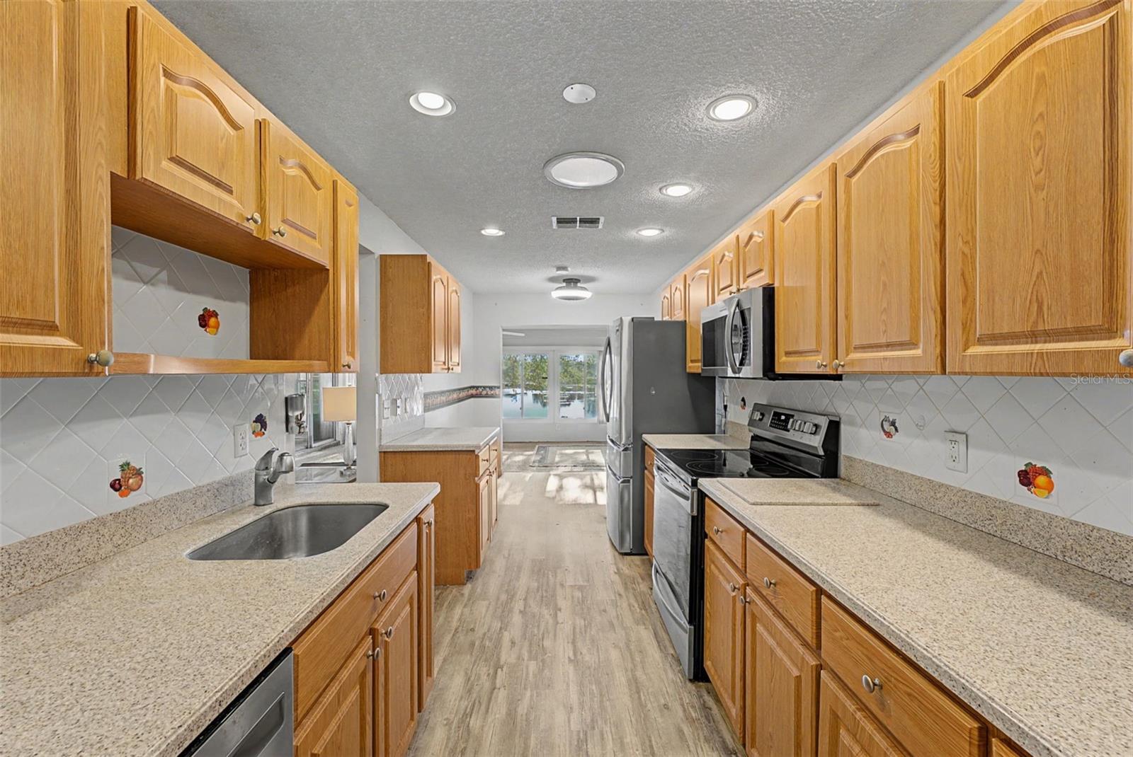 7406 HEATHER WALK DR, WEEKI WACHEE, FL — photo 36