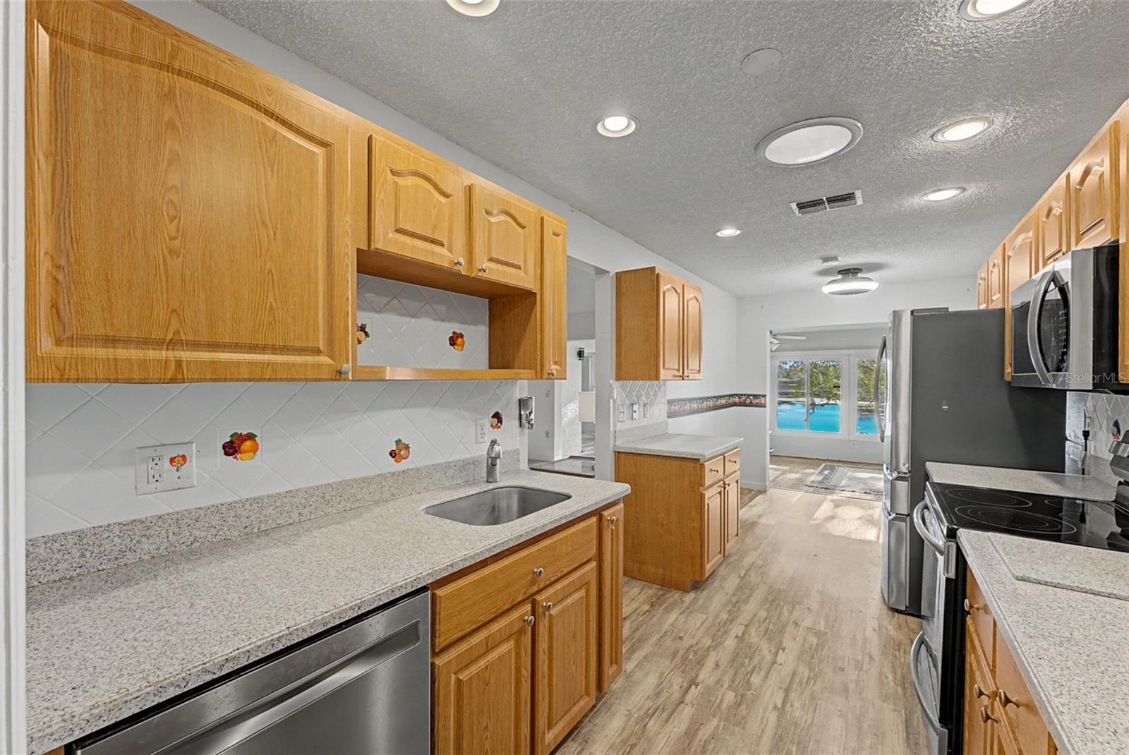 7406 HEATHER WALK DR, WEEKI WACHEE, FL — photo 37