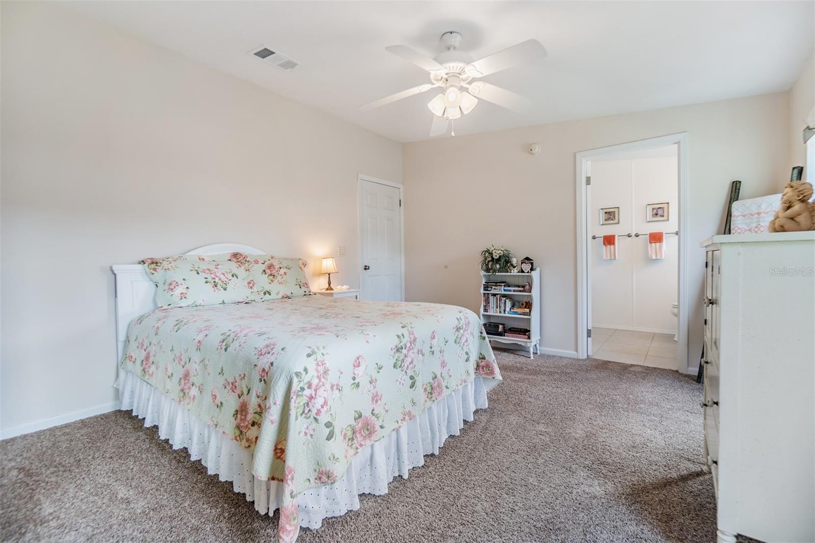37443 GILL AVE, ZEPHYRHILLS, FL — photo 18