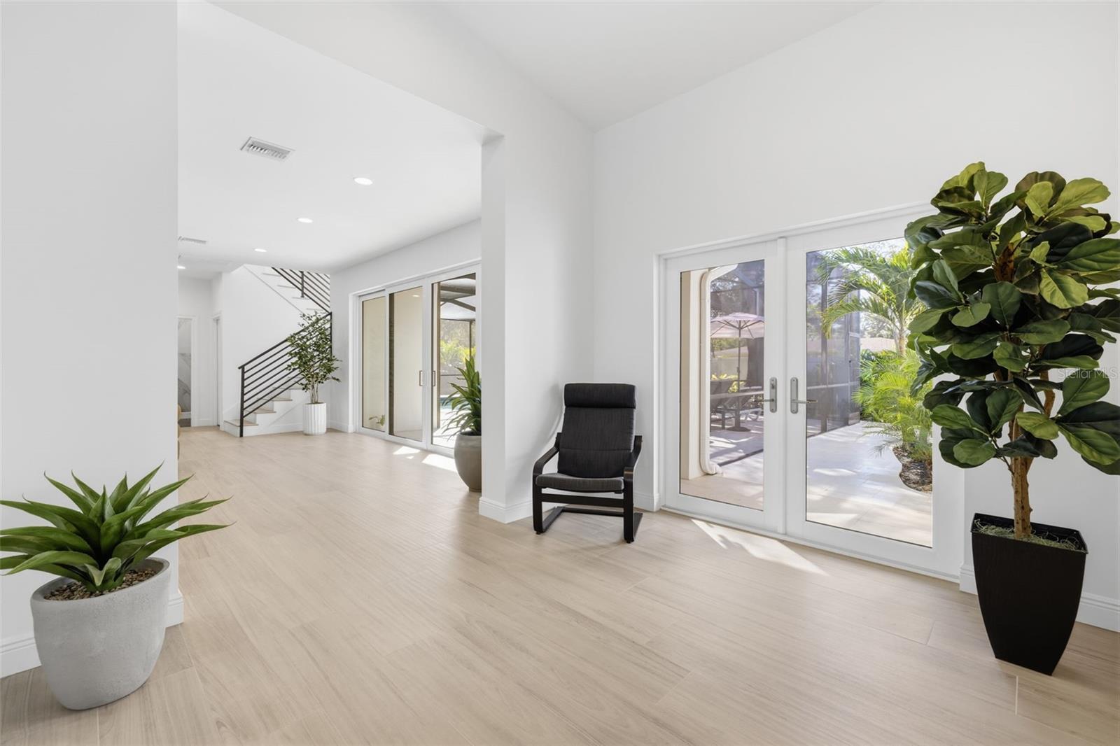 639 43RD AVE N, ST PETERSBURG, FL — photo 26