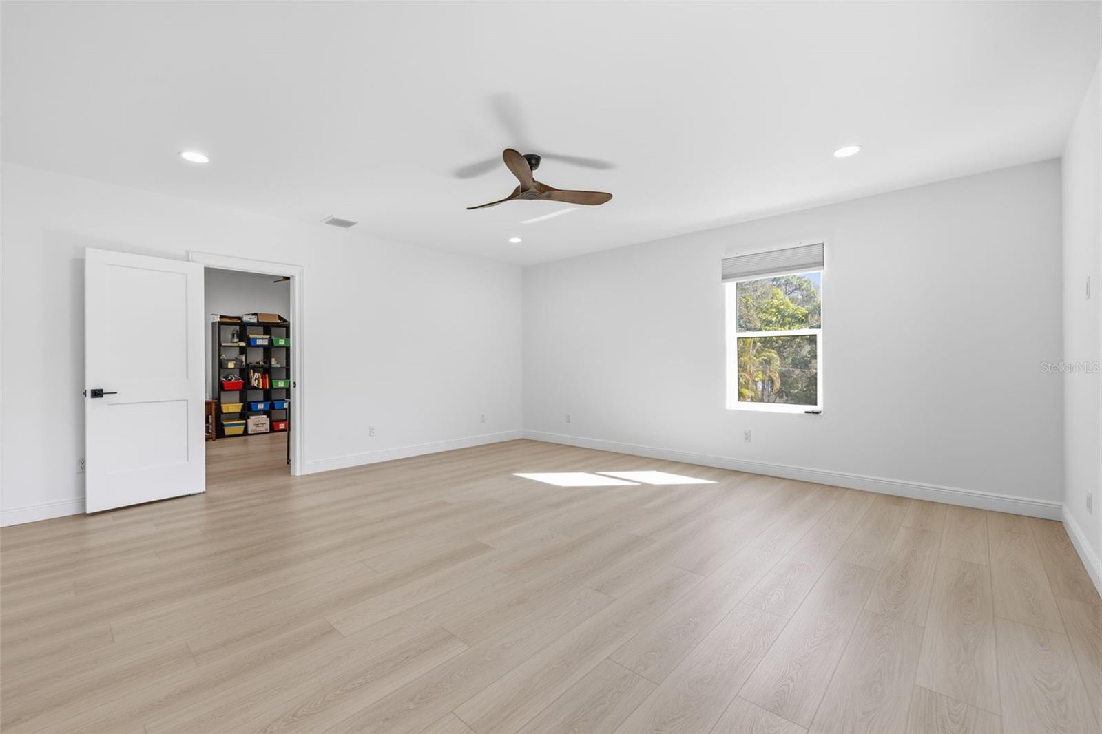 639 43RD AVE N, ST PETERSBURG, FL — photo 27