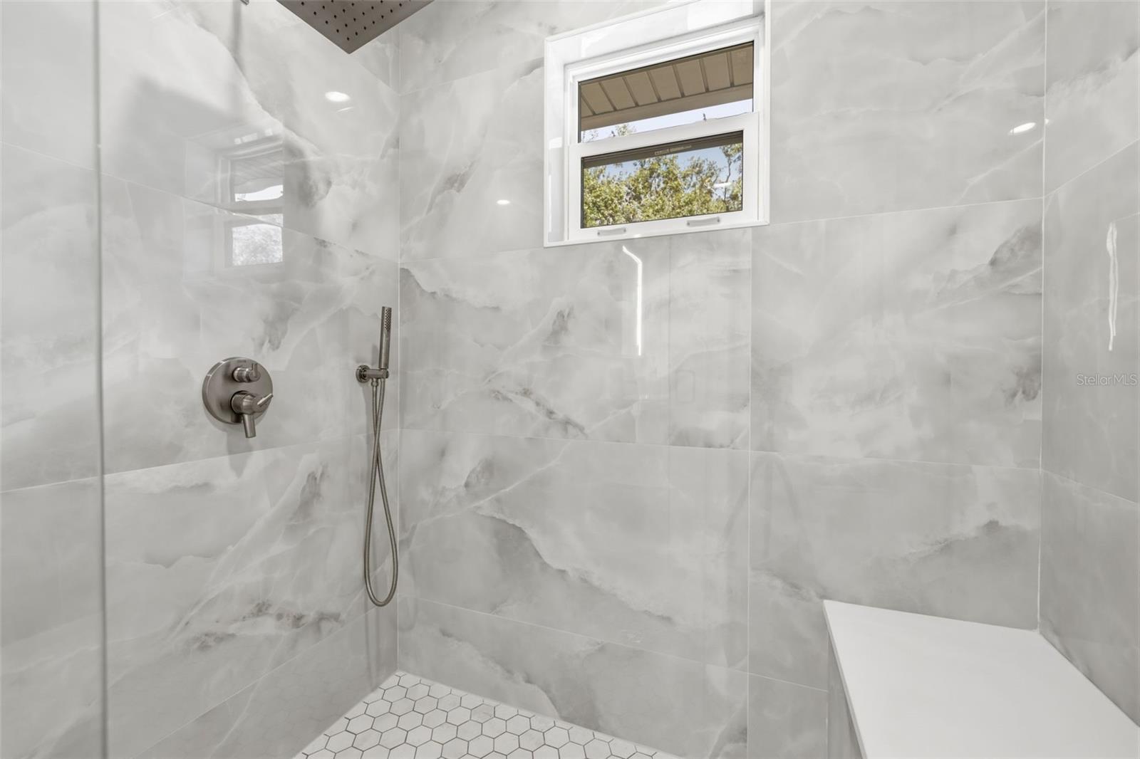 639 43RD AVE N, ST PETERSBURG, FL — photo 33