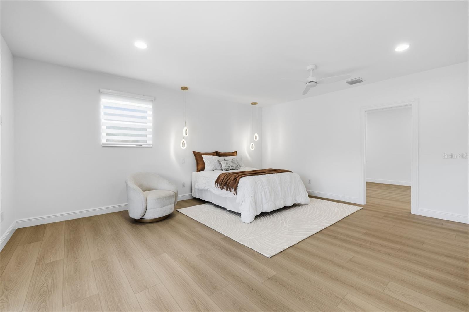 639 43RD AVE N, ST PETERSBURG, FL — photo 35