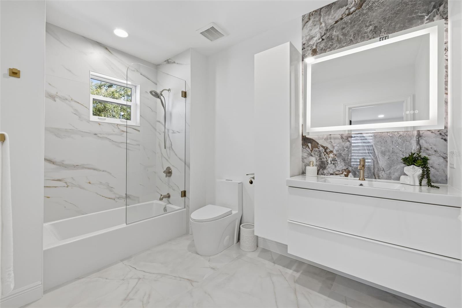 639 43RD AVE N, ST PETERSBURG, FL — photo 40