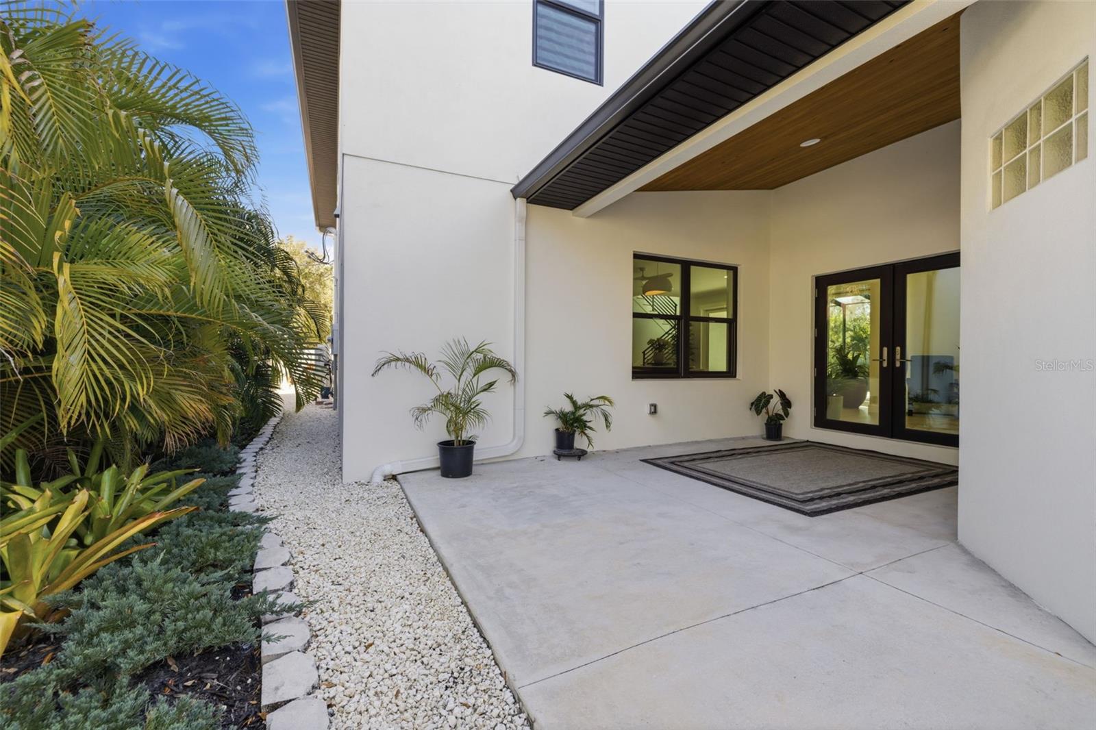 639 43RD AVE N, ST PETERSBURG, FL — photo 48