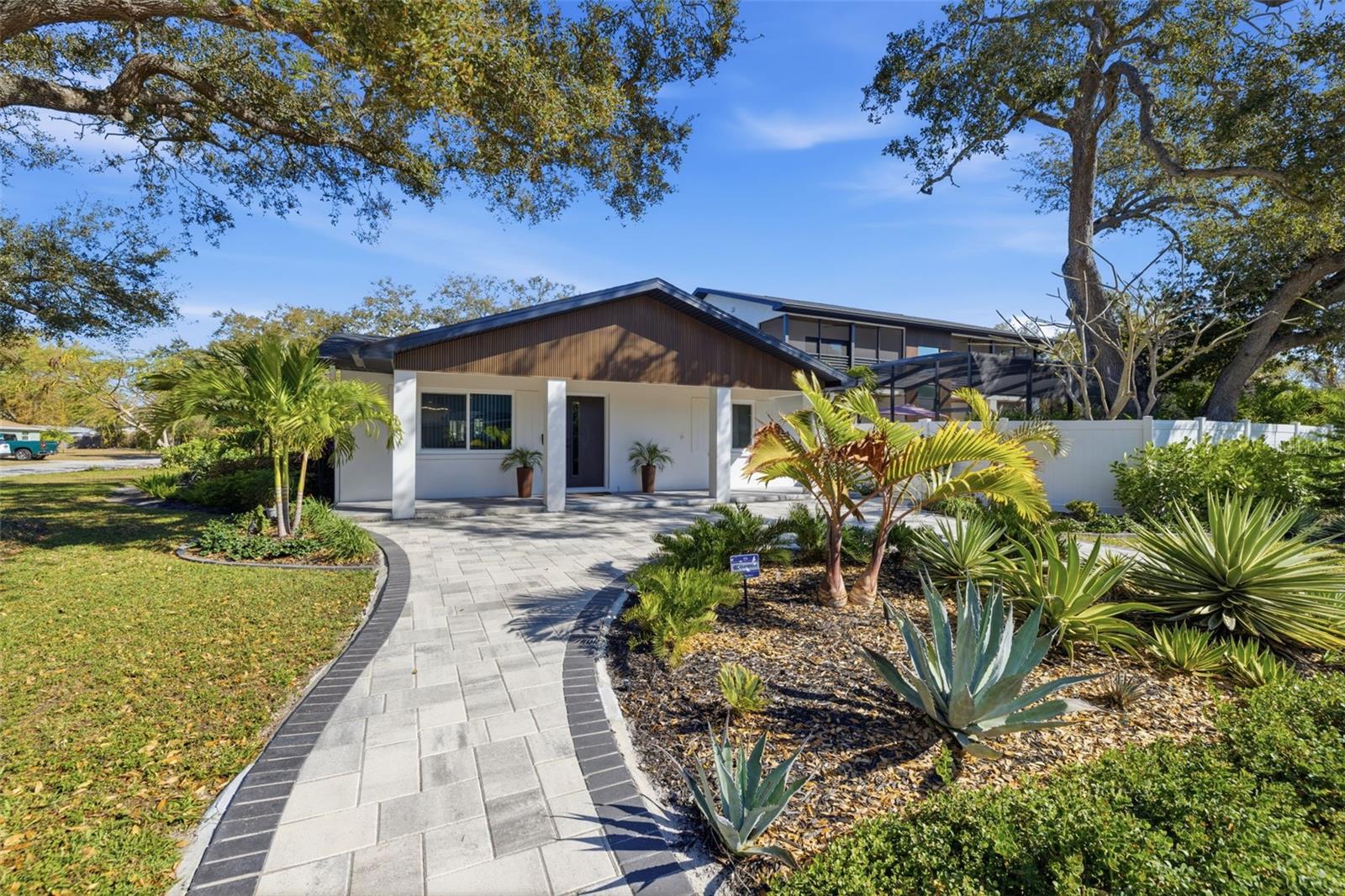 639 43RD AVE N, ST PETERSBURG, FL — photo 59