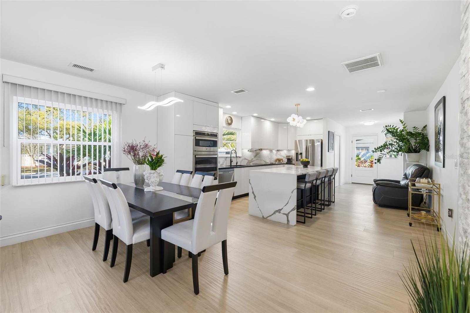 639 43RD AVE N, ST PETERSBURG, FL — photo 63