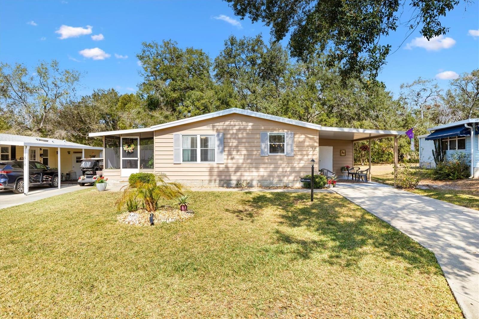 520 SAINT ANDREWS BLVD, LADY LAKE, FL